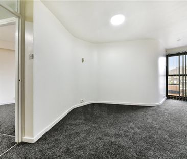 Spacious One Bedroom Apartment With West Facing Balcony And Far Rea... - Photo 3