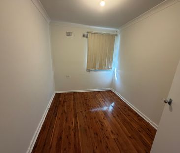 Freshly Painted home - Photo 6