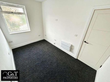 Long Lane, Halesowen, B62 - Photo 4