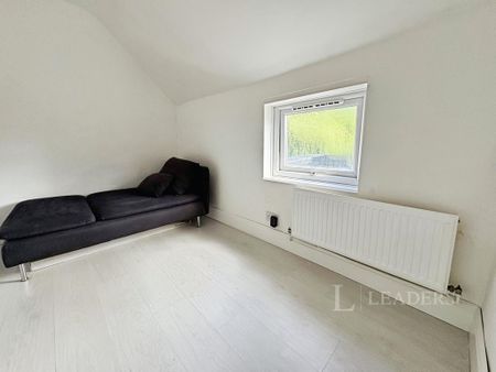 2 bedroom cottage to rent - Photo 2
