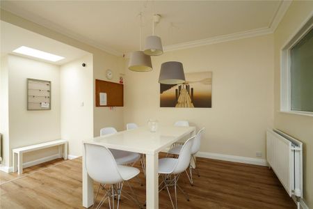 5 bedroom semi-detached house to rent - Photo 4