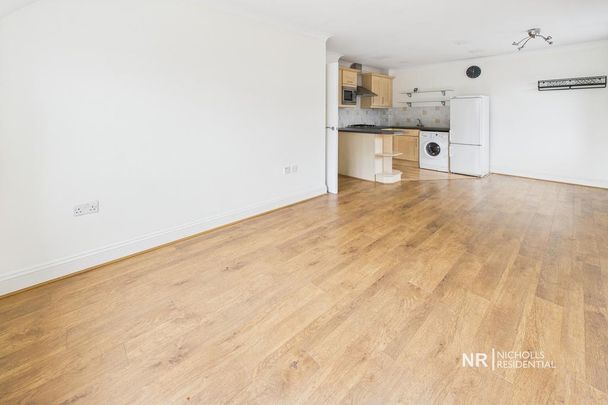 2 bedroom flat to rent - Photo 1