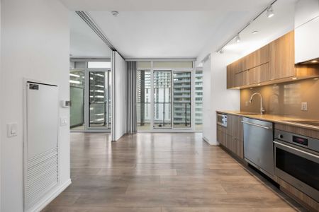 For Lease - 125 Peter Street Unit# 1812, Toronto, Ontario - Photo 2