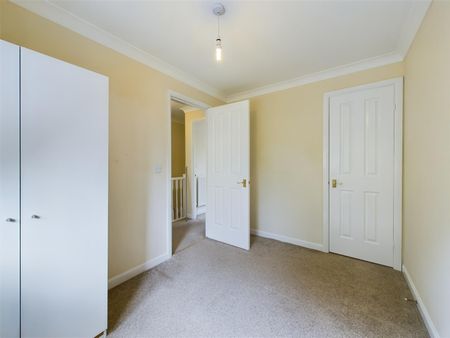 Tunbridge Way, Emersons Green, Bristol, BS16 - Photo 4