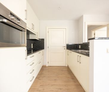 Glv 2-slaapkamer app met ruim terras en autostaanplaats. - Photo 3