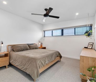 MODERN DUPLEX WTH ABUNDANCE OF SPACE - Photo 3