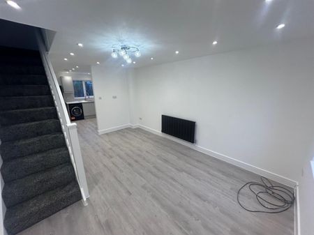 2 Bedroom House To Let - Photo 3