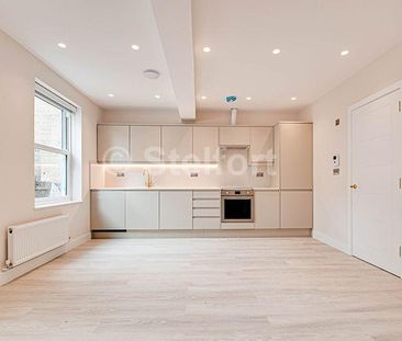 3 bedroom end of terrace house to rent - Photo 1