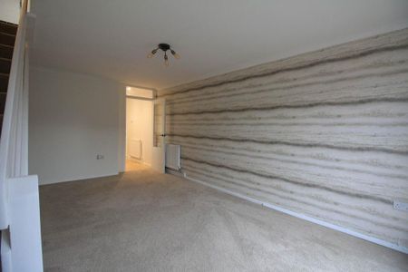 2 bedroom end of terrace house to rent - Photo 4