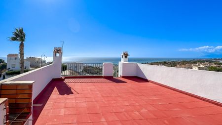 Casa adosada de alquiler en Urbanizacion Truche el, 9, Almayate - Photo 3