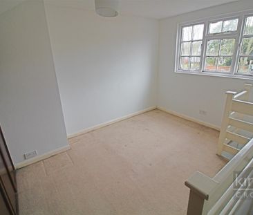 3 Bedroom House - Terraced To Let - Photo 2
