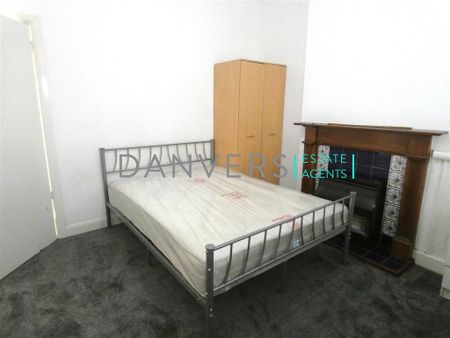 4 bedroom terraced house to rent - Photo 3