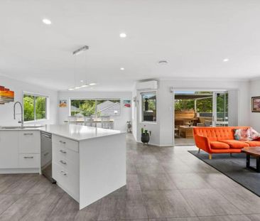 Modern Maunu living - Photo 1