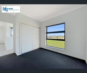6/1 Eades Street, Officer, Vic 3809 - Photo 2