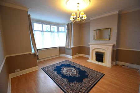 3 bedroom semi-detached bungalow to rent - Photo 2