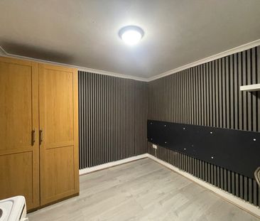 Studio Flat, Greyhound Hill, NW4 - Photo 1