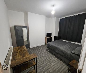 1 bedroom in a house share to rent - Photo 6