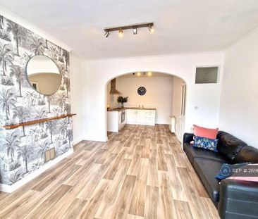 2 bedroom maisonette to rent - Photo 1