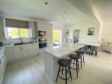 4 bedroom terraced house to rent - Photo 4