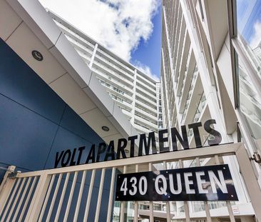 Two Bed and One Bathroom with a view - Photo 2