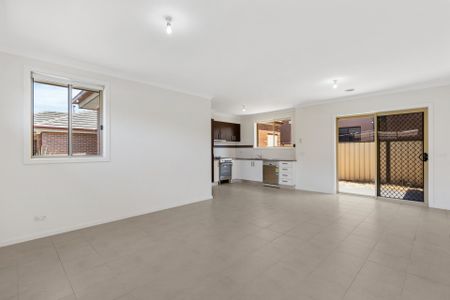 Spacious Unit - Photo 5