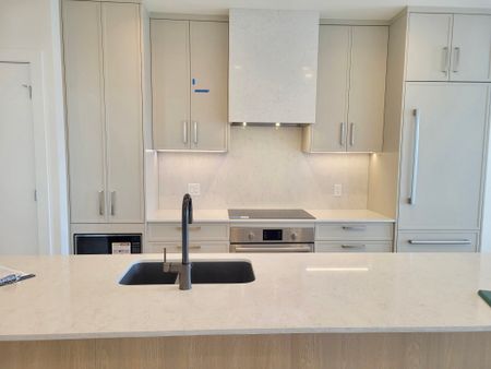 MOVALA: Brand New 2 Bdrm with Lakeview - Photo 2