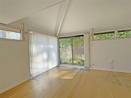 5 bedroom detached house to rent - Photo 1