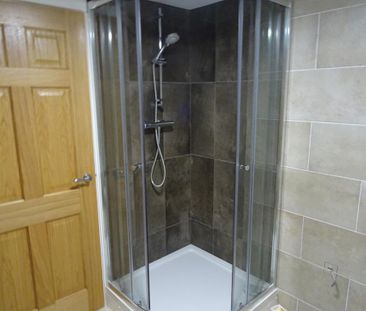 2 bedroom flat to rent - Photo 6