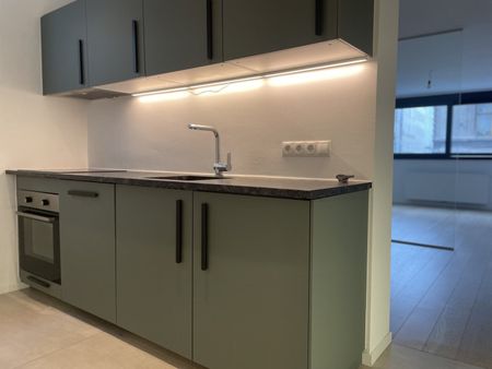 +++ WOHNEN IM BELIEBTEN 7. BEZIRK ++ Exklusive & Stilvolle sanierte 1-Zimmer Citywohnung mit Lift - Photo 2