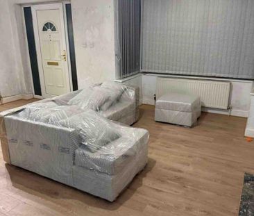1 bedroom in a house share to rent - Photo 1