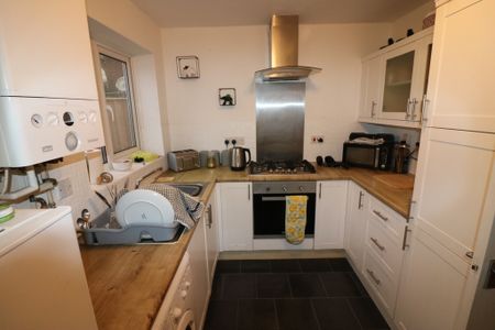 98 Chester Avenue - Photo 2