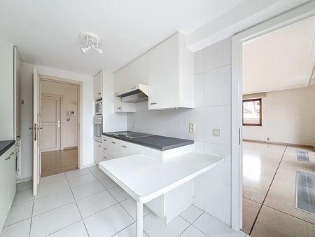 Appartement te huur in Ixelles - Photo 2