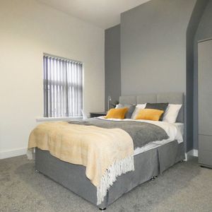 Fantastic Student House Minutes from Staffs Uni for 25/26 Academic Year - Photo 3