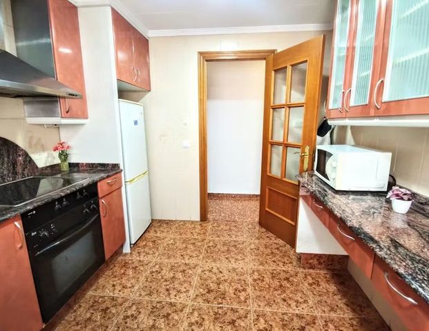 Carrer de Vázquez de Mella, Burjassot, Valencian Community 46100 - Photo 1