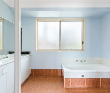 Charming Austral Home with Rural Feel - Photo 6