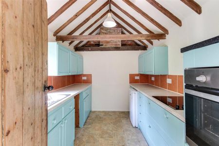 2 bedroom semi-detached house to rent - Photo 4