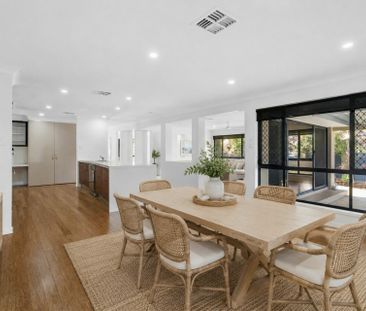 SPACIOUS FAMILY LIVING IN PEACEFUL CUL-DE-SAC WITH POOL - Photo 3