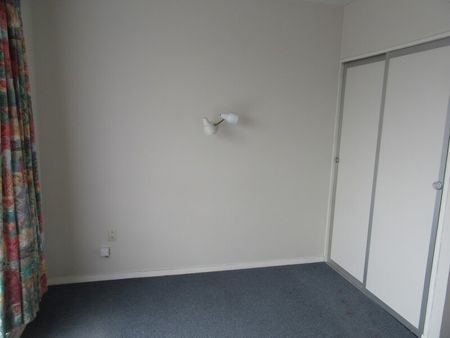 Mairehau – 3 Bedrooms, Open plan living, Single Garage - Photo 3