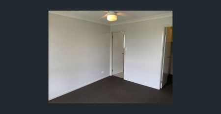 FOUR BEDROOM FAMILY HOME - GREAT LOCATION - Photo 3