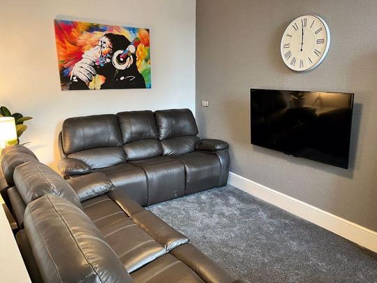 1 bedroom in a house share to rent - Photo 1