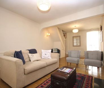 2 bedroom end of terrace house to rent - Photo 2