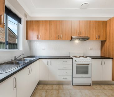 Neat & Tidy 2 Bedroom Home - Photo 6