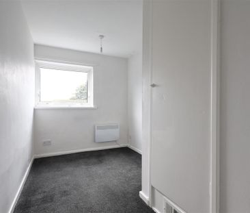 3 bedroom Terraced House to rent in Links Walk, West Denton, Newcas... - Photo 4