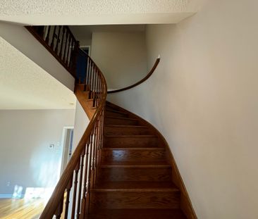 For Lease - 10561 Bayview Avenue, Richmond Hill, Ontario - Photo 3