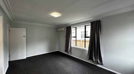 A refreshed decor and easy location! - Photo 5