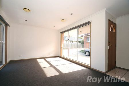 2/30 Cambridge Drive, Glen Waverley - Photo 2