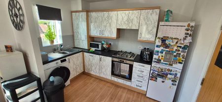 2 bedroom flat to rent - Photo 5