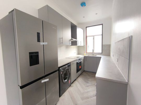 2 Bed Flat, Barking Road, E13 - Photo 1