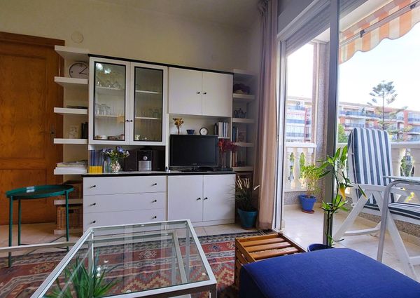 Apartamento 2 dormitorios con piscina al lado del mar