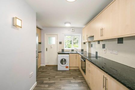 2 bedroom apartment to rent Chesterfield Court, 69 Manor Road, Bournemouth, BH1 - Photo 5